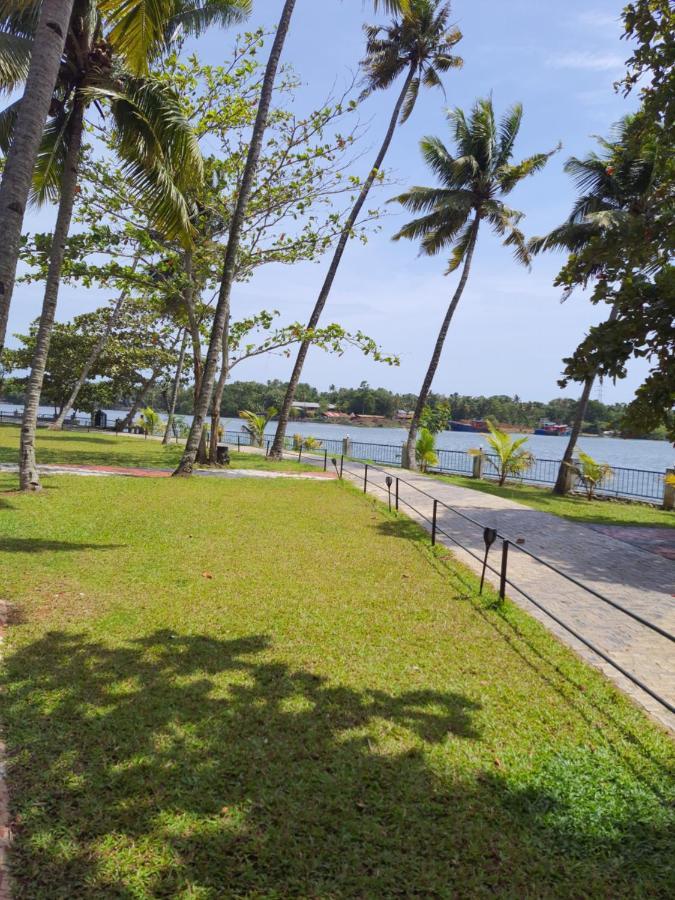 Ripples Service Villas Kollam Exterior photo