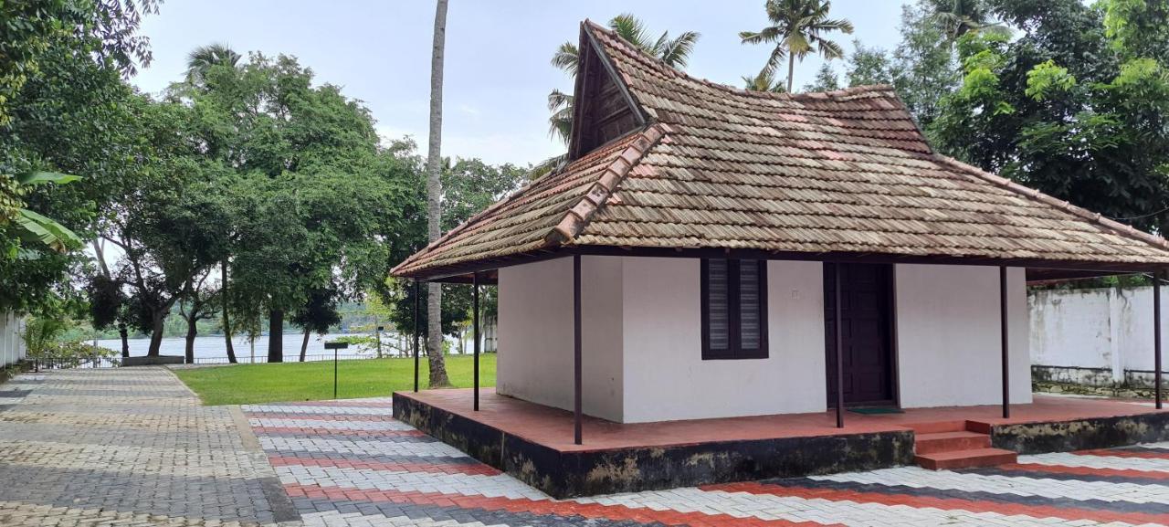 Ripples Service Villas Kollam Exterior photo