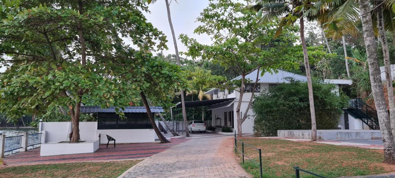 Ripples Service Villas Kollam Exterior photo