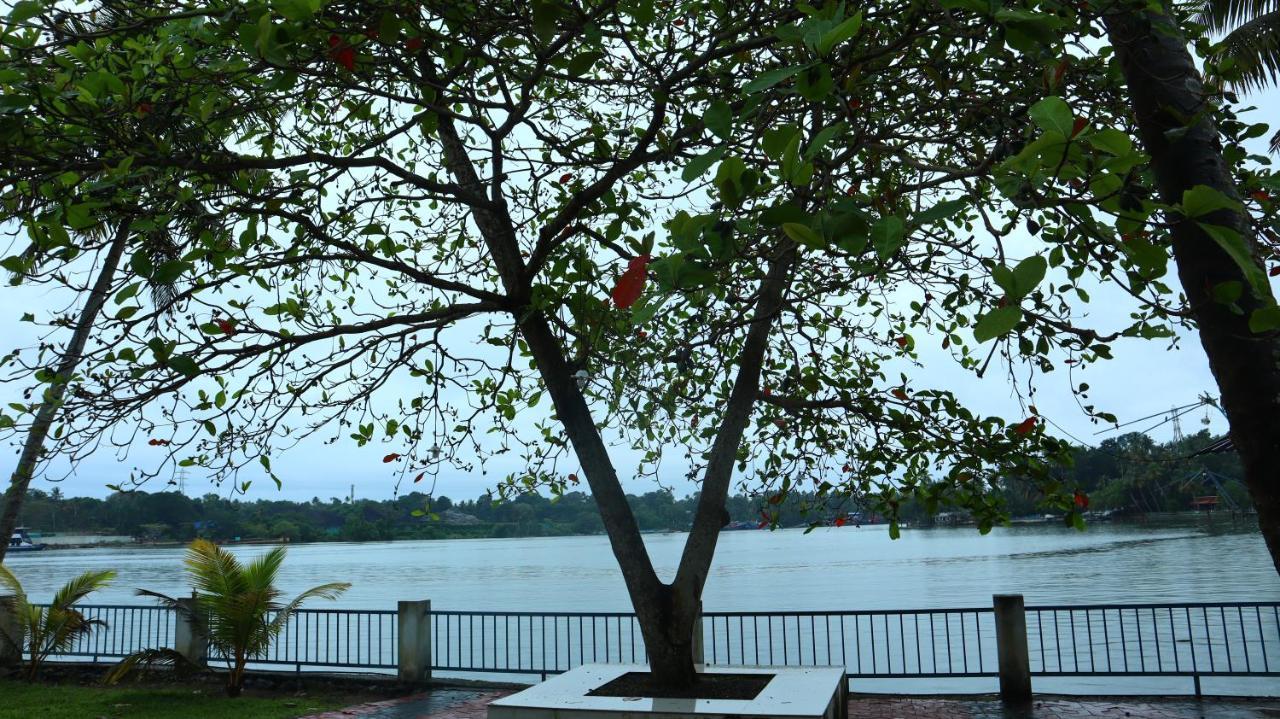 Ripples Service Villas Kollam Exterior photo