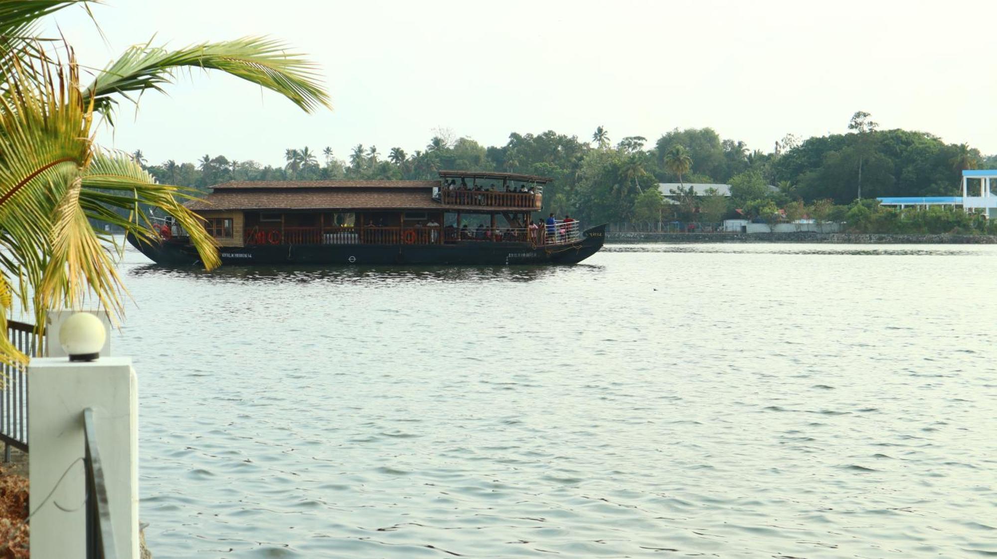 Ripples Service Villas Kollam Exterior photo